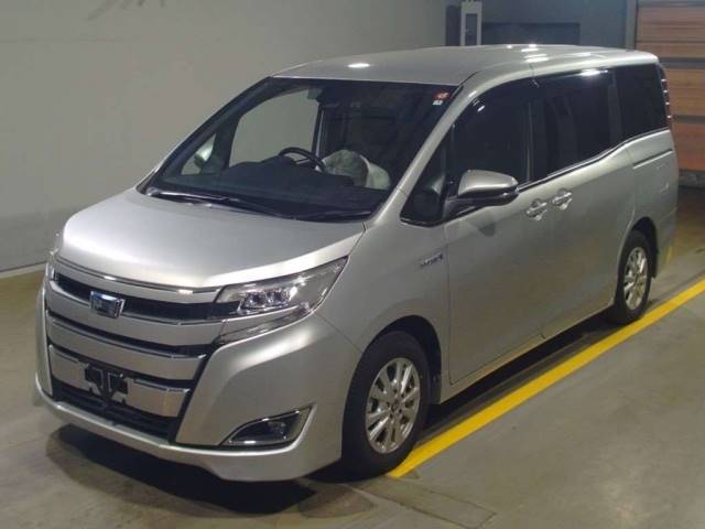 12387 TOYOTA NOAH ZWR80G 2019 г. (TAA Yokohama)