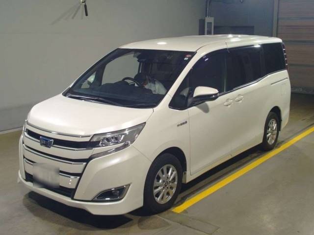 12443 TOYOTA NOAH ZWR80G 2018 г. (TAA Yokohama)