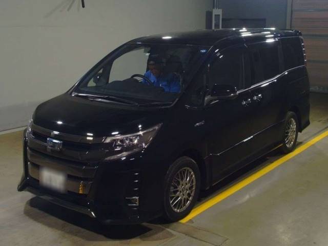 12469 TOYOTA NOAH ZWR80W 2019 г. (TAA Yokohama)