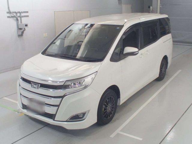 31618 TOYOTA NOAH ZRR80G 2018 г. (CAA Chubu)