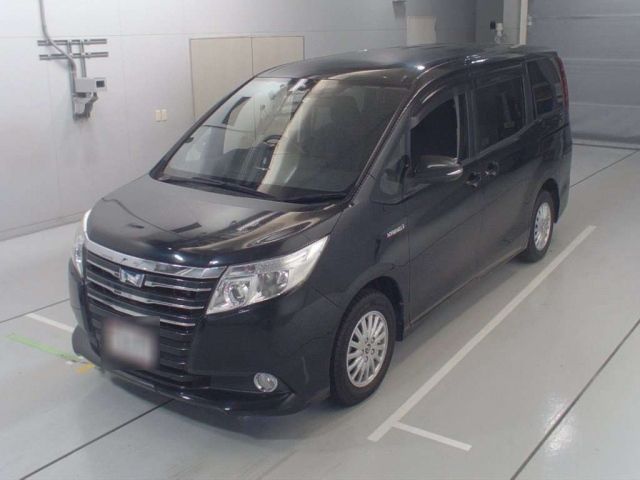 20519 TOYOTA NOAH ZWR80G 2014 г. (CAA Chubu)