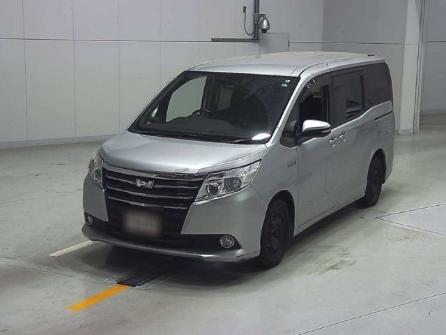 11124 TOYOTA NOAH ZWR80G 2016 г. (CAA Chubu)