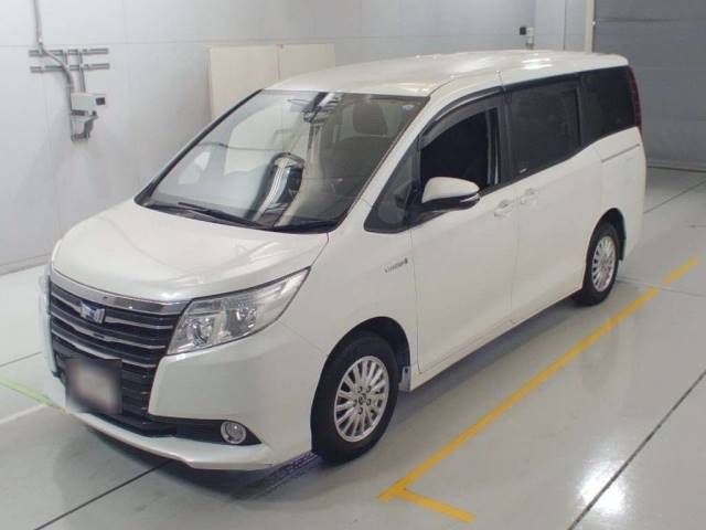 30247 TOYOTA NOAH ZWR80G 2014 г. (CAA Chubu)