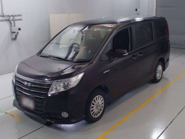 30293 TOYOTA NOAH ZWR80G 2015 г. (CAA Chubu)