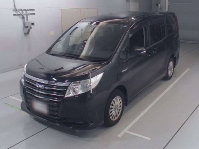 30317 TOYOTA NOAH ZWR80G 2016 г. (CAA Chubu)