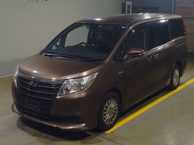 350 TOYOTA NOAH ZWR80G 2014 г. (TAA Yokohama)