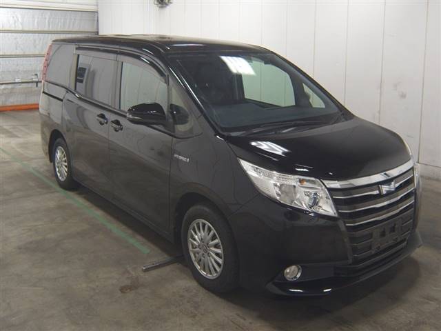 3528 TOYOTA NOAH ZWR80G 2016 г. (JU Gunma)