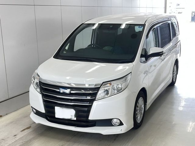 380 TOYOTA NOAH ZWR80G 2015 г. (KCAA Yamaguchi)