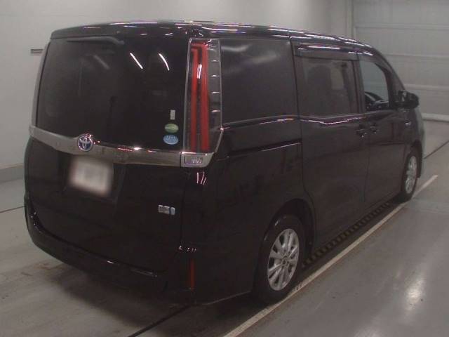 40219 TOYOTA NOAH ZWR80G 2018 г. (CAA Tokyo)