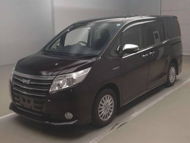 52079 TOYOTA NOAH ZWR80G 2014 г. (TAA Kantou)