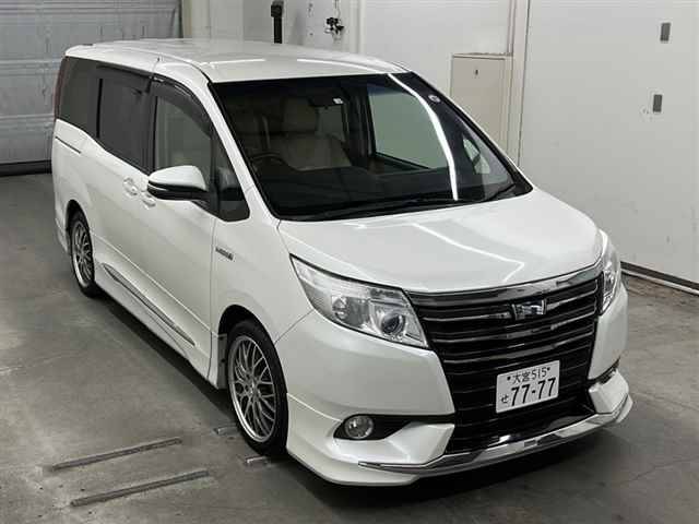 75021 TOYOTA NOAH ZWR80G 2014 г. (MIRIVE Saitama)