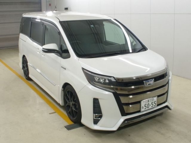 6527 TOYOTA NOAH ZWR80W 2017 г. (NAA Nagoya)