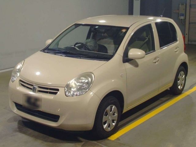 18214 TOYOTA PASSO KGC30 2012 г. (TAA Yokohama)