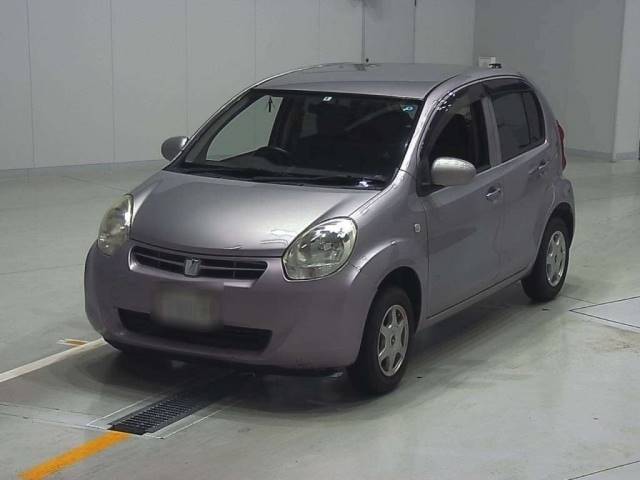 90043 TOYOTA PASSO KGC30 2012 г. (CAA Chubu)