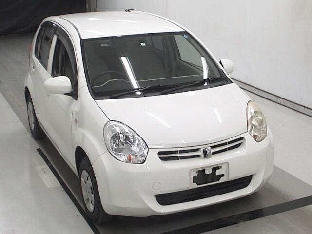 1657 TOYOTA PASSO KGC30 2013 г. (JU Chiba)