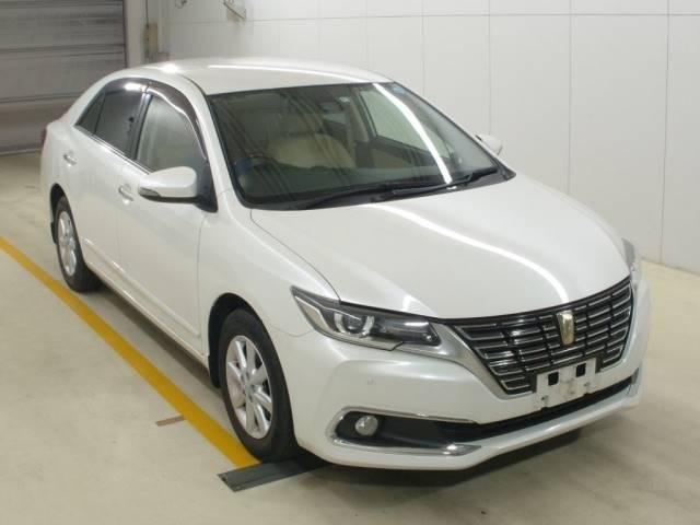 34 TOYOTA PREMIO ZRT265 2018 г. (NAA Nagoya)