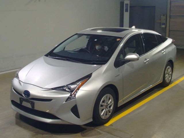 12174 TOYOTA PRIUS ZVW55 2016 г. (TAA Yokohama)