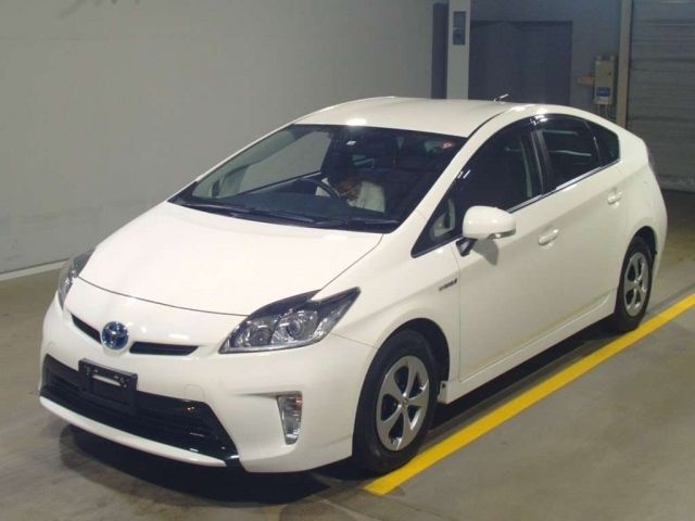 12485 TOYOTA PRIUS ZVW30 2012 г. (TAA Yokohama)