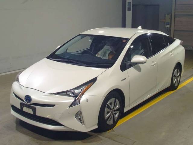 12766 TOYOTA PRIUS ZVW51 2016 г. (TAA Yokohama)