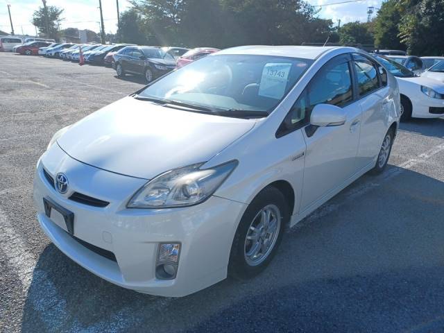 13743 TOYOTA PRIUS ZVW30 2011 г. (LUM Tokyo Nyusatsu)