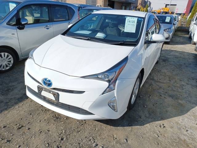 14135 TOYOTA PRIUS ZVW55 2016 г. (LUM Tokyo Nyusatsu)