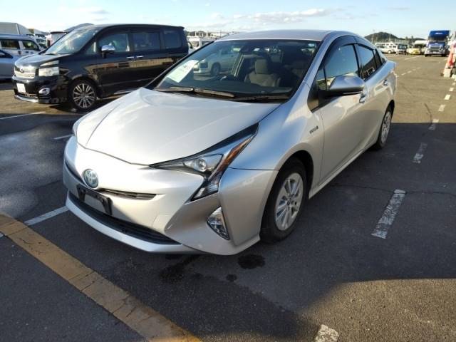 1415 TOYOTA PRIUS ZVW50 2017 г. (LUM Fukuoka Nyusatsu)