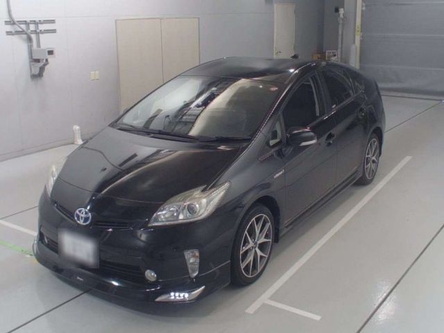 20547 TOYOTA PRIUS ZVW30 2014 г. (CAA Chubu)