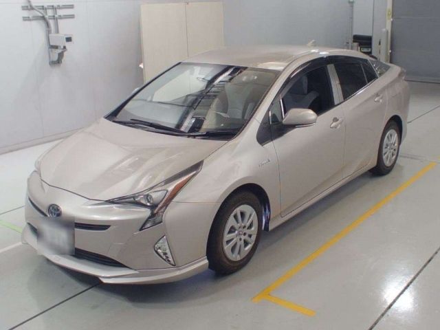 31566 TOYOTA PRIUS ZVW50 2016 г. (CAA Chubu)