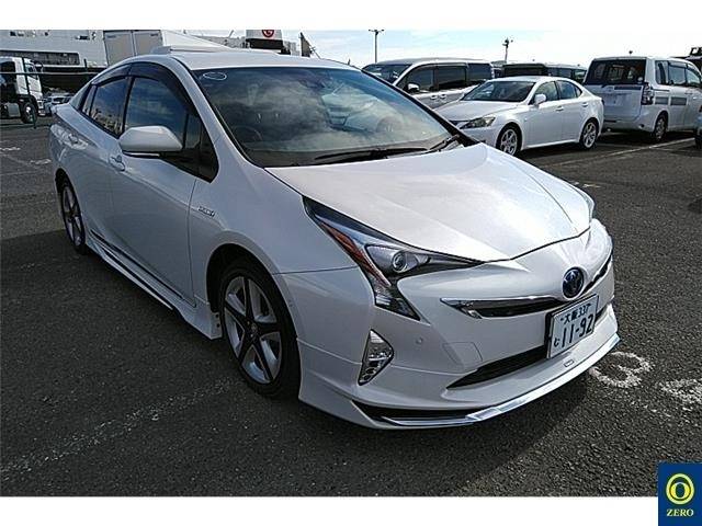 28 TOYOTA PRIUS ZVW51 2018 г. (ZERO Osaka)