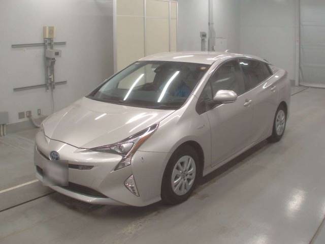 30706 TOYOTA PRIUS ZVW50 2016 г. (CAA Tokyo)