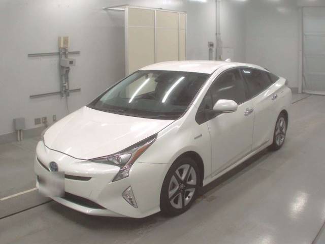 30772 TOYOTA PRIUS ZVW50 2016 г. (CAA Tokyo)