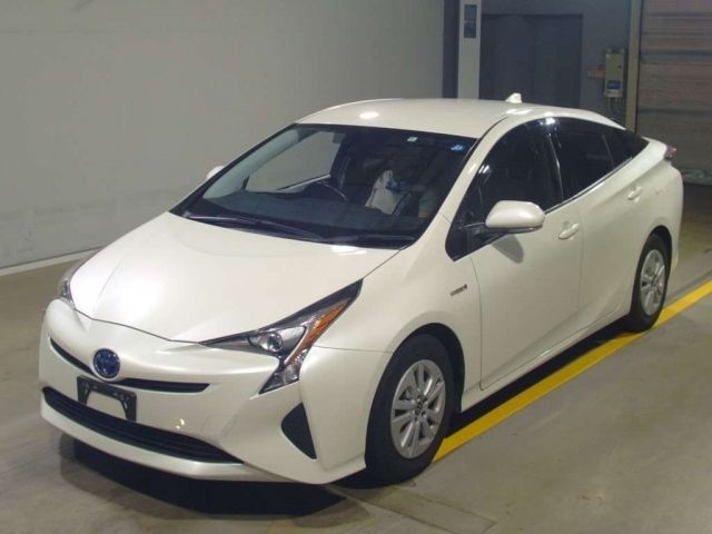 33 TOYOTA PRIUS ZVW50 2016 г. (TAA Yokohama)