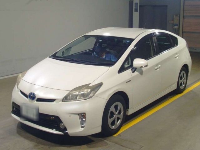 340 TOYOTA PRIUS ZVW30 2013 г. (TAA Yokohama)