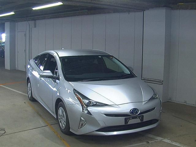 756 TOYOTA PRIUS ZVW50 2018 г. (ZIP Osaka)