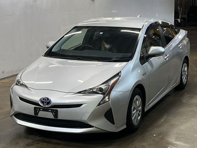 411 TOYOTA PRIUS ZVW51 2017 г. (KCAA Fukuoka)