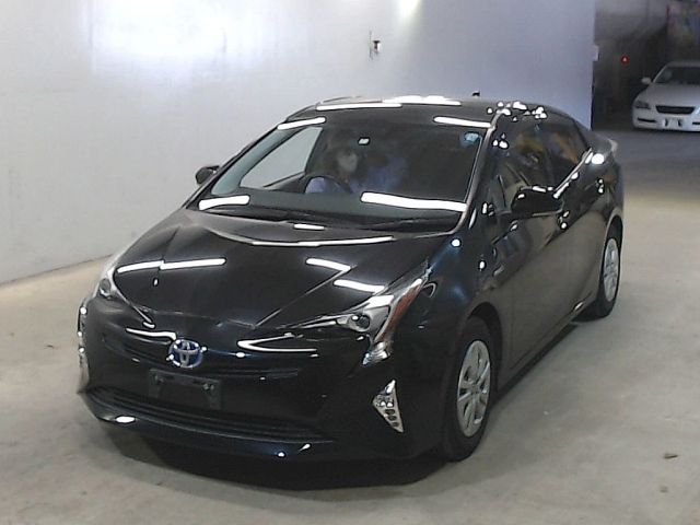 4025 TOYOTA PRIUS ZVW55 2016 г. (KCAA Fukuoka)