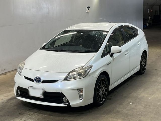 569 TOYOTA PRIUS ZVW30 2015 г. (KCAA Fukuoka)