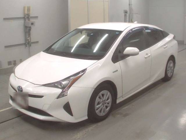 40011 TOYOTA PRIUS ZVW51 2016 г. (CAA Tokyo)