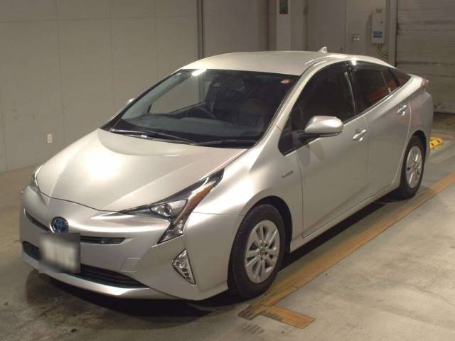 4368 TOYOTA PRIUS ZVW50 2016 г. (TAA Kyushu)