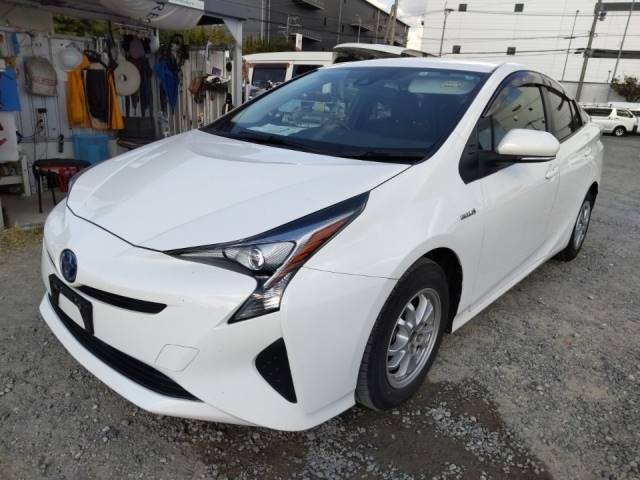 4685 TOYOTA PRIUS ZVW51 2018 г. (LUM Fukuoka Nyusatsu)