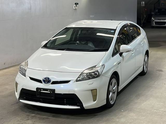 51 TOYOTA PRIUS ZVW30 2013 г. (KCAA Fukuoka)