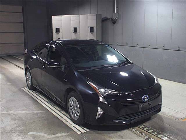 5868 TOYOTA PRIUS ZVW55 2016 г. (JU Gifu)