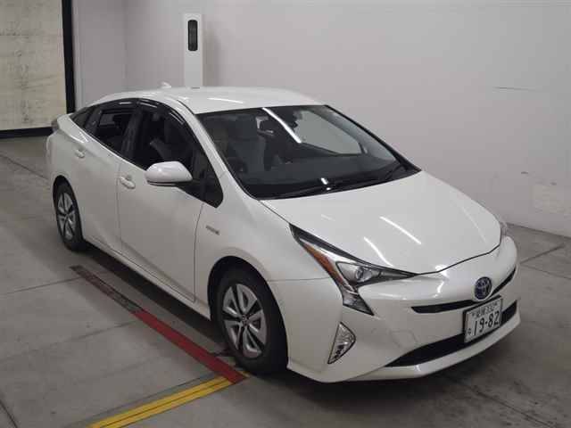 70278 TOYOTA PRIUS ZVW51 2016 г. (MIRIVE Osaka)