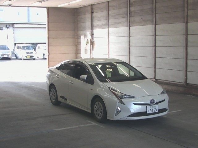 5617 TOYOTA PRIUS ZVW50 2017 г. (ARAI Bayside)