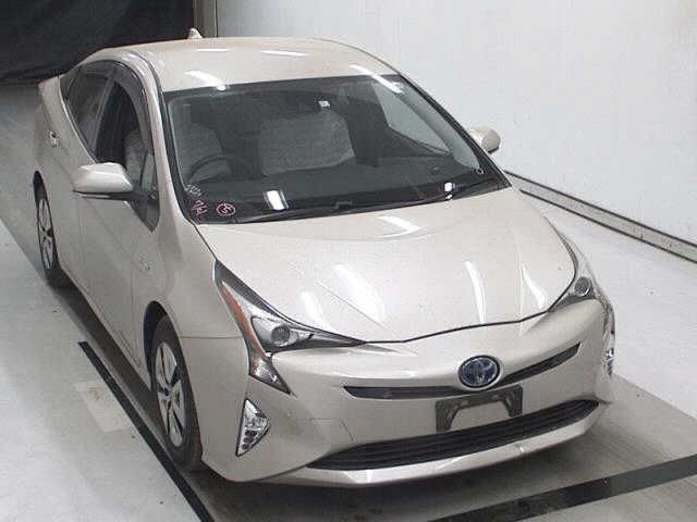 3198 TOYOTA PRIUS ZVW51 2016 г. (JU Chiba)