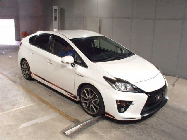 8032 TOYOTA PRIUS ZVW30 2014 г. (JU Fukuoka)