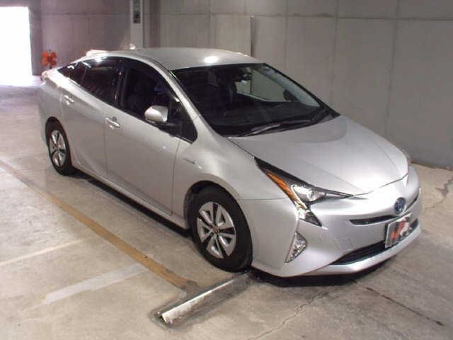 6705 TOYOTA PRIUS ZVW51 2017 г. (JU Fukuoka)