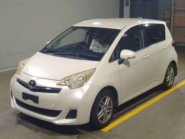 18238 TOYOTA RACTIS NSP120 2011 г. (TAA Yokohama)