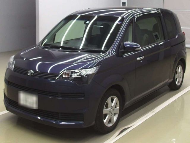 70002 TOYOTA SPADE NCP141 2015 г. (TAA Yokohama)