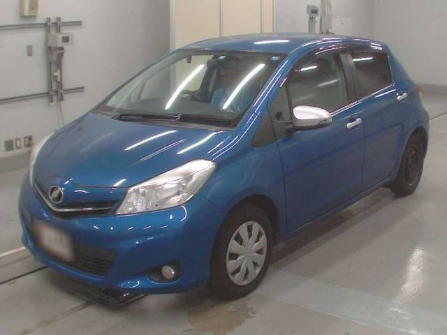 1126 TOYOTA VITZ NSP130 2011 г. (CAA Tokyo)